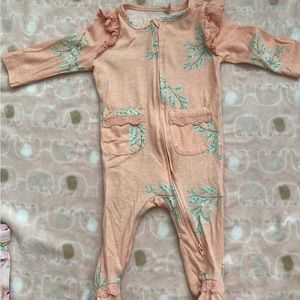 Baby Girl Jessica Simpson Body Suit Size 3-6 Months